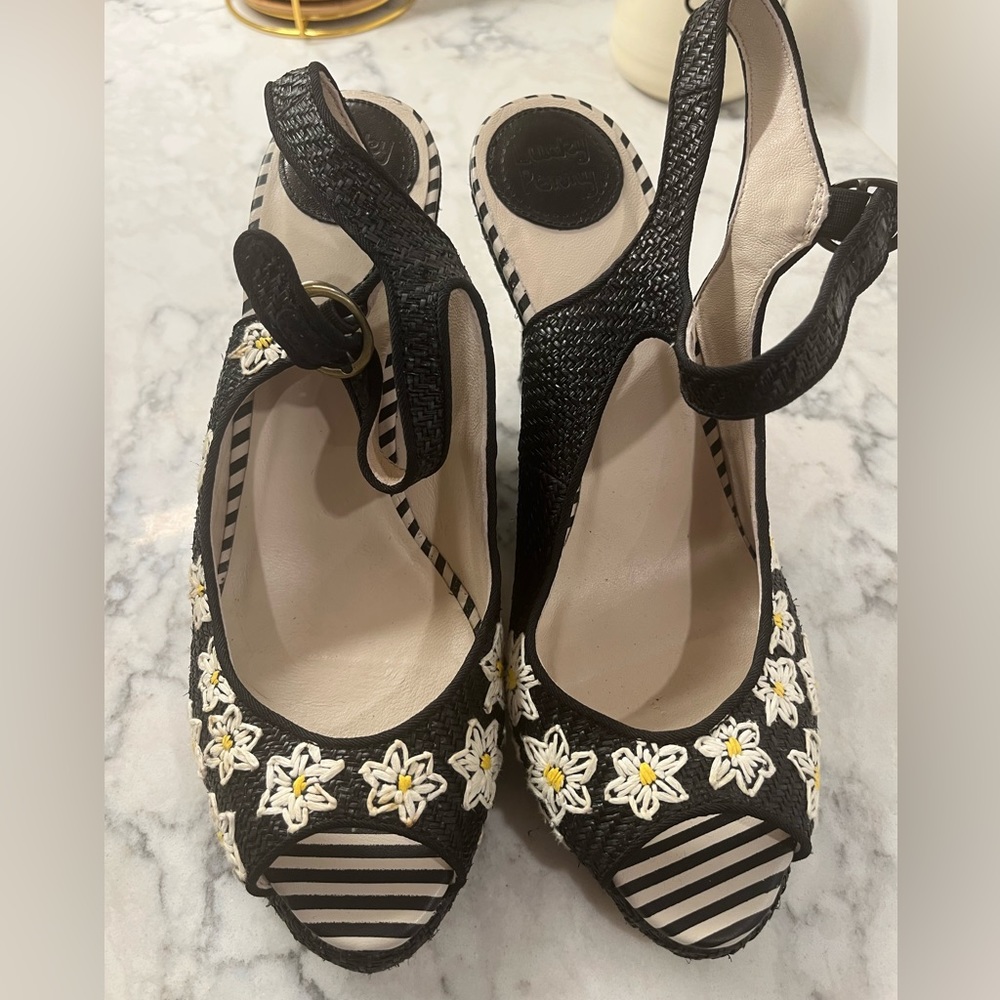 Lucky Penny black wedges with embroidered flowers- Size 9
